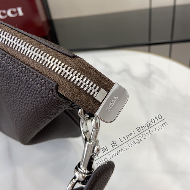 Gucci專櫃古馳最新款Body雙鎖扣粒面軟皮小號男士肩背包 jh2466型號：801887